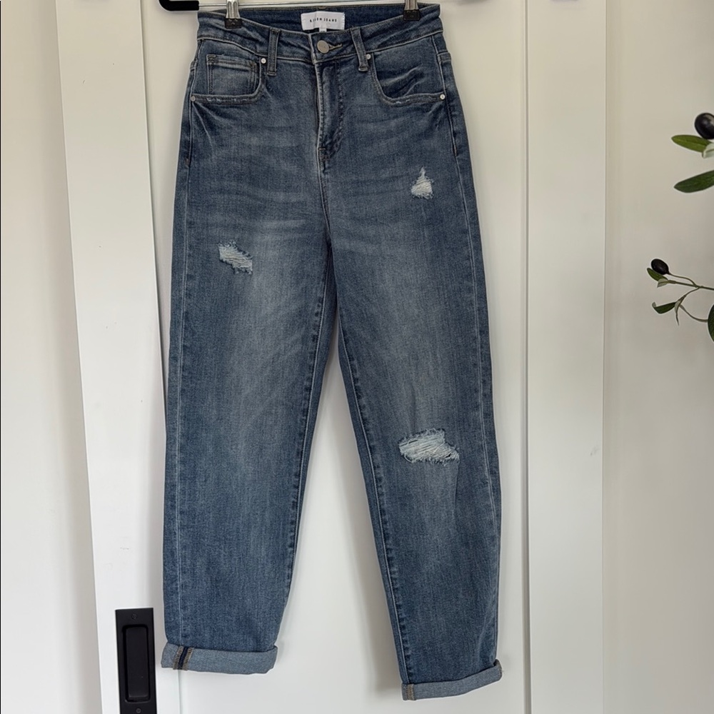 Risen Boyfriend Jeans High-Rise Relaxed Fit 3/26